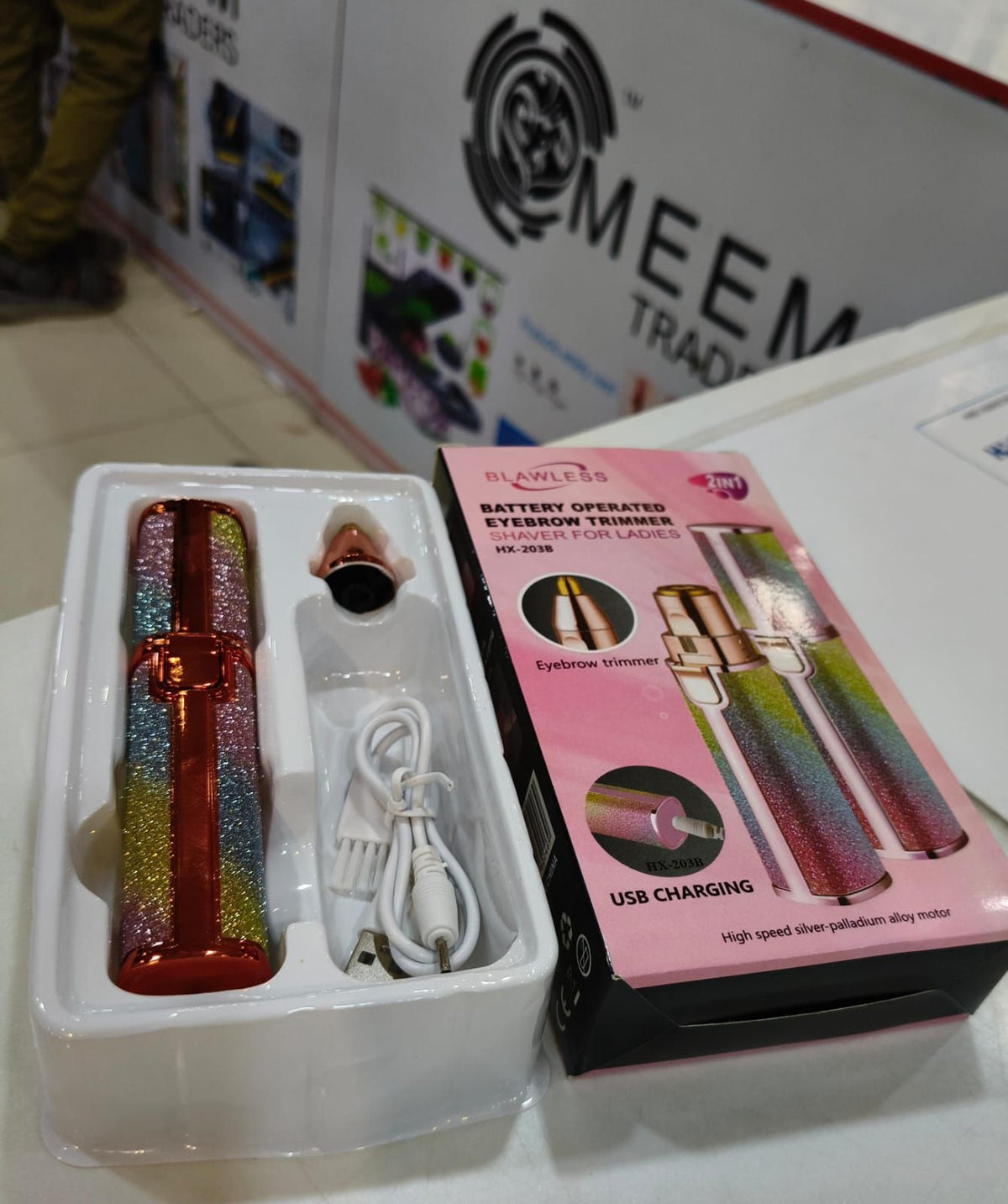 Flawless 2-in-1 Eyebrow Trimmer & Shaver – Electric Facial Hair Removal & Grooming Device